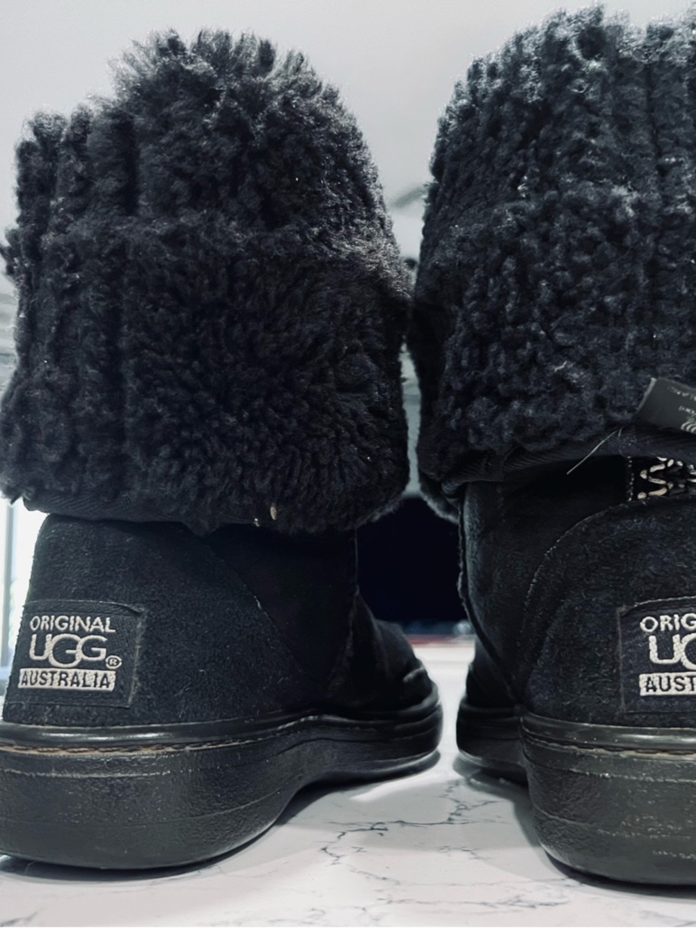 UGG SHEEPSKIN AND SUEDE BOOTS - Picture 12 of 14